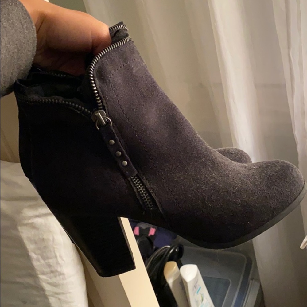 Shoes - Picture 2 of 2